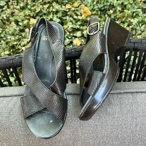 ▶️ Dansko ◀️ Leather Snake print shoes